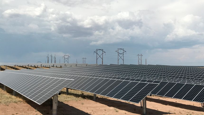 新墨西哥州的一个太阳能农场。美国已经采取措施，试图减弱中国对美国太阳能市场的主导地位。